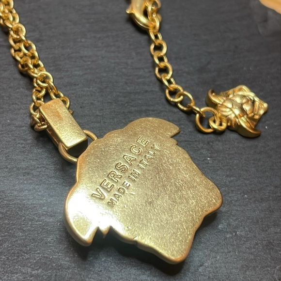 Versace gold necklace with crystal detail - Picture 3 of 3